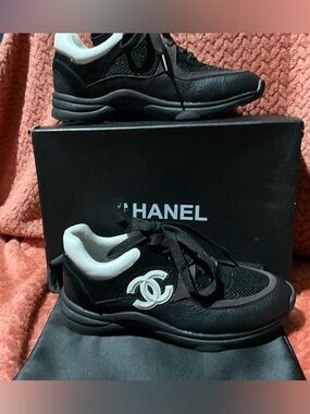 DHGate Luxury Paris Chic Style Leather sneaker New Size 6 w dust bag Box 🥇🏆